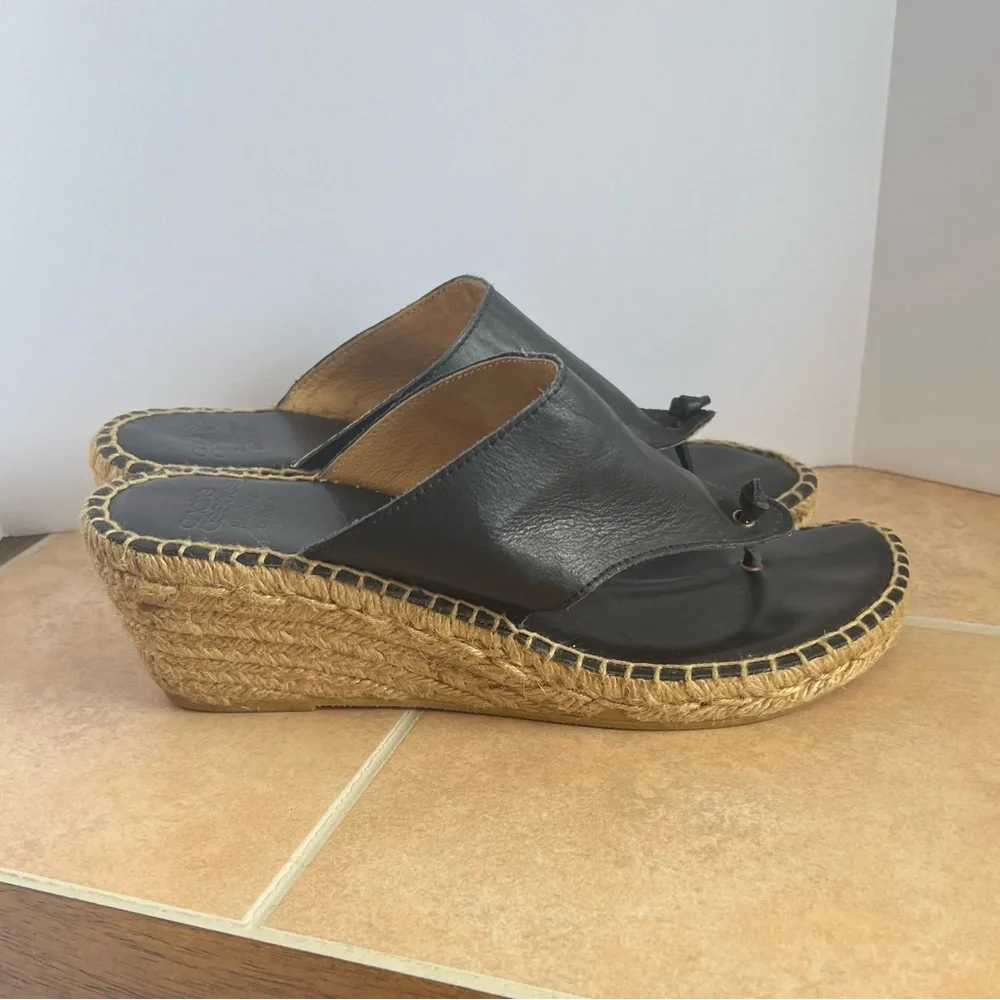 Andre Assous Women’s US 9 Addie Sandal Size 40 Thong Wedge Espadrille Shoe